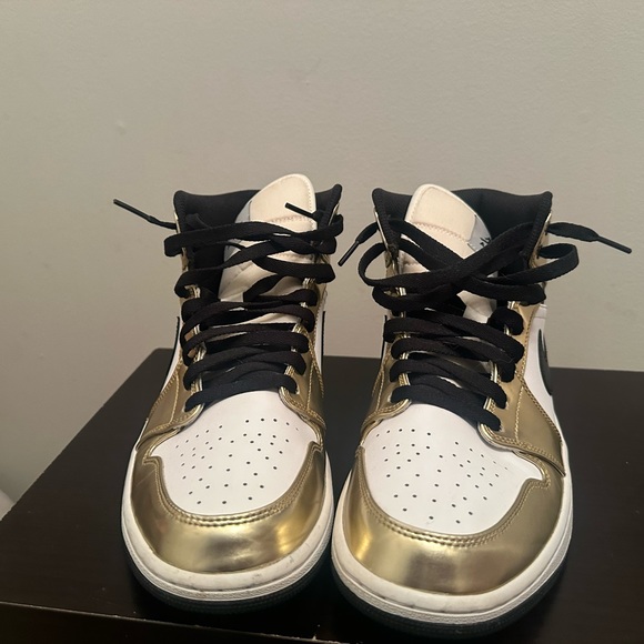 Jordan mids - Picture 3 of 5